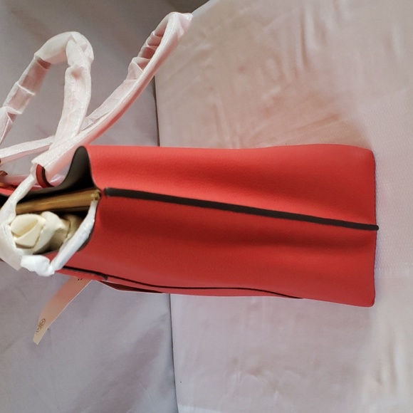 Tory Burch Perry Triple Compartment Tote - Picture 10 of 16